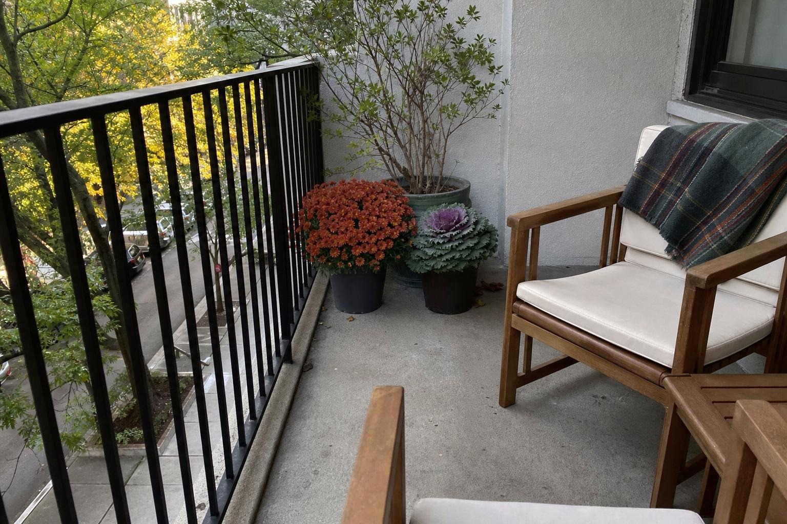 Fall Balcony Ideas for Small Apartments