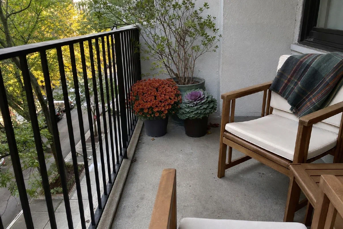 Fall Balcony Ideas for Small Apartments